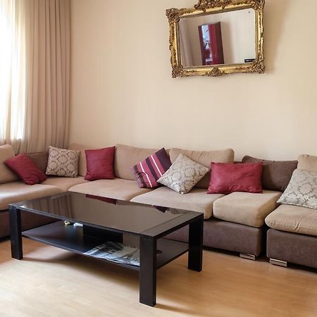Apartment On Hanrapetutyan Street Erevan Esterno foto