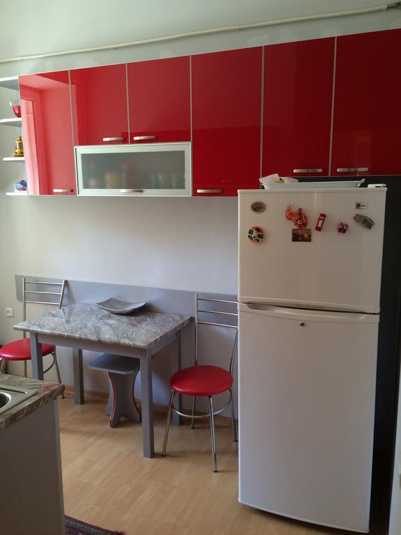 Apartment On Hanrapetutyan Street Erevan Esterno foto