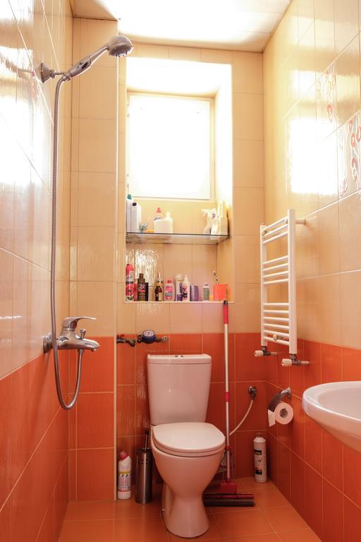 Apartment On Hanrapetutyan Street Erevan Esterno foto