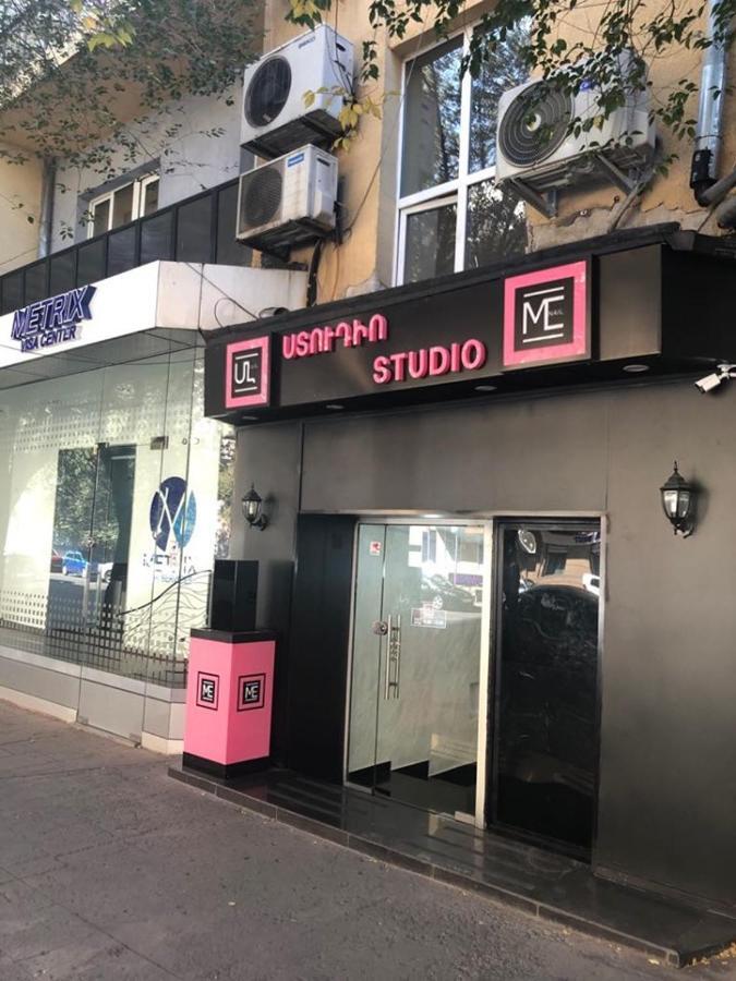 Apartment On Hanrapetutyan Street Erevan Esterno foto